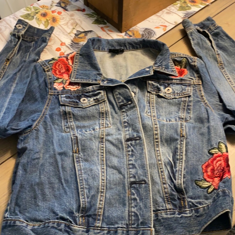 Ana size large juniors jean jacket with embroidered flowers no rips or tears